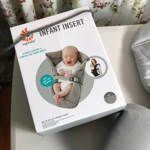 Ergo baby infant insert for ergo carrier.