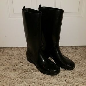 Tall rainboots