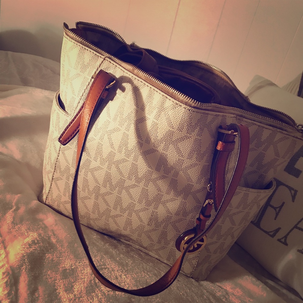 Micheal Kors Handbag