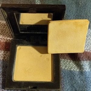 Laura Mercier natural beige mineral pressed powder