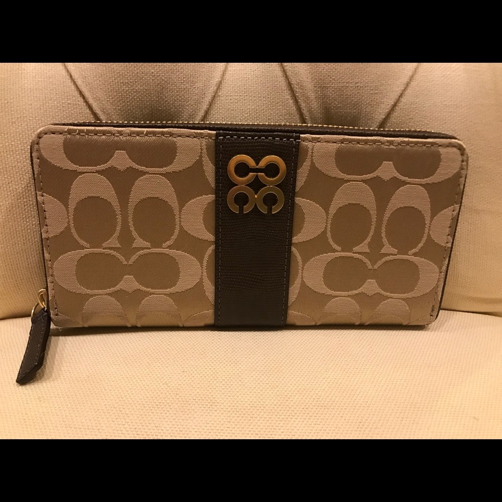 ⚡️BLACK FRIDAY SALE Brown Coach Wallet