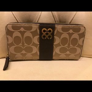 ⚡️BLACK FRIDAY SALE Brown Coach Wallet