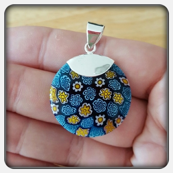 NWOT Woman's Pendant - Picture 3 of 3