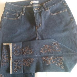 COLDWATER CREEK P10 Capri Embroidered Floral