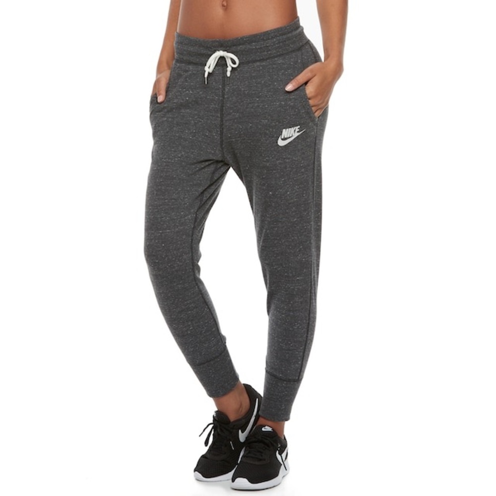 Women’s NIKE Gym Vintage Capri Pants Size Large