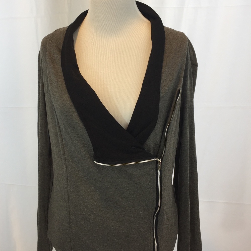 Black Friday! RuiZhi Fushi Gray Zip-Up NWT