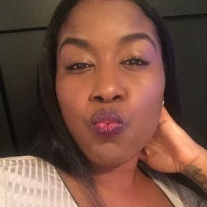 Meet your Posher, Dominique