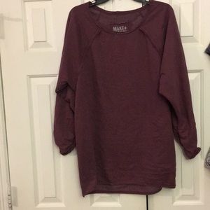Thinner sweatshirt like Make +Model size M  top