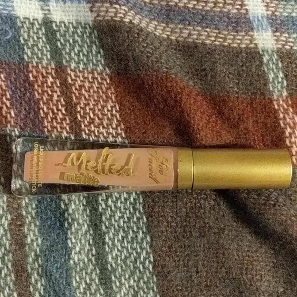 Two Faced Melted Matte lipstick - Child Star