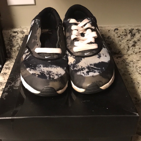 AIRMAX SIZE 8 - Picture 3 of 4