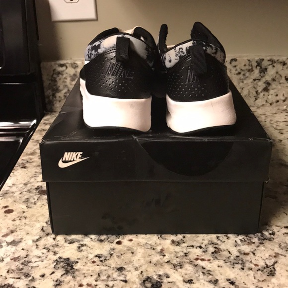 AIRMAX SIZE 8 - Picture 4 of 4