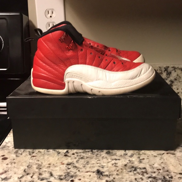 JORDAN 12 SIZE 6.5 - Picture 2 of 4