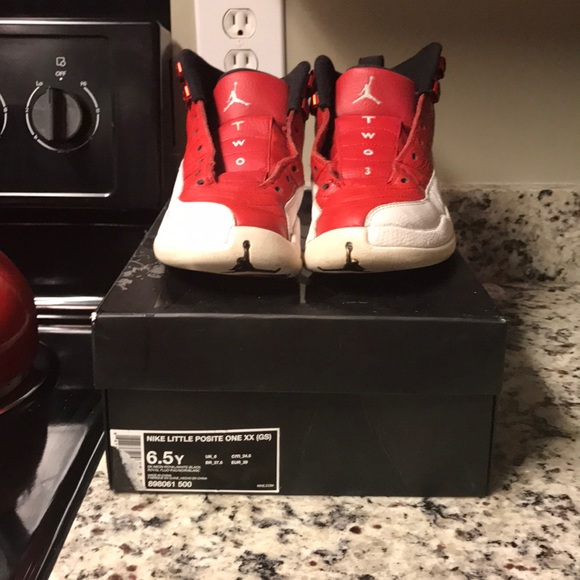 JORDAN 12 SIZE 6.5 - Picture 3 of 4