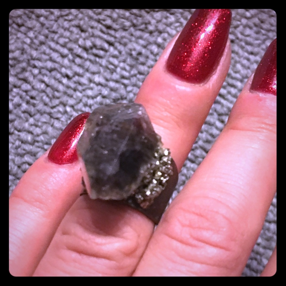 Raw quart ring- adjustable