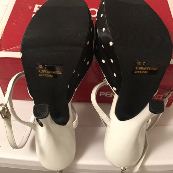 Penthouse Black and with white polka dot heels - Picture 4 of 5