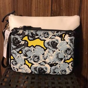 NINE WEST travel set