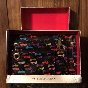 STEVE MADDEN travel set