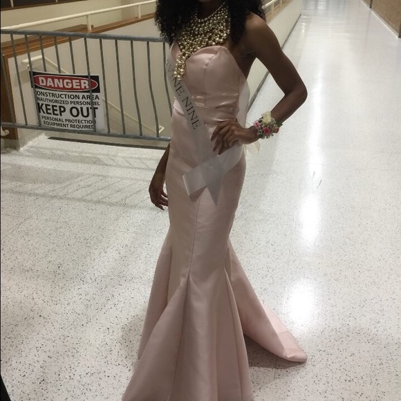 Great for prom - Picture 1 of 2