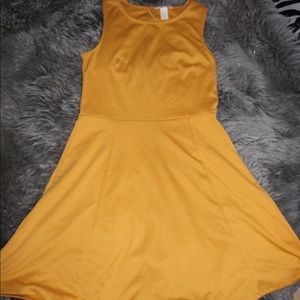 Mustard yellow sun dress.