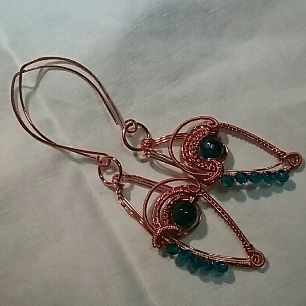 Hand wire wrapped bAgate and Czech crystal pendant
