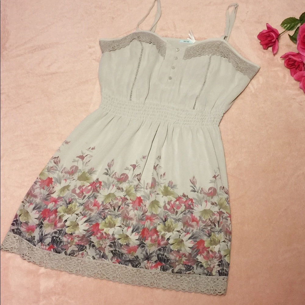 Kimchi Blue Light Gray Floral Dress with Lace Trim