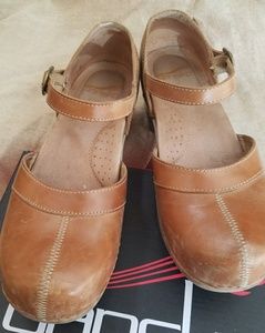 Size 7 (euro 37) Dansko Natural Wedge Sandals