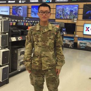 Meet your Posher, Hong