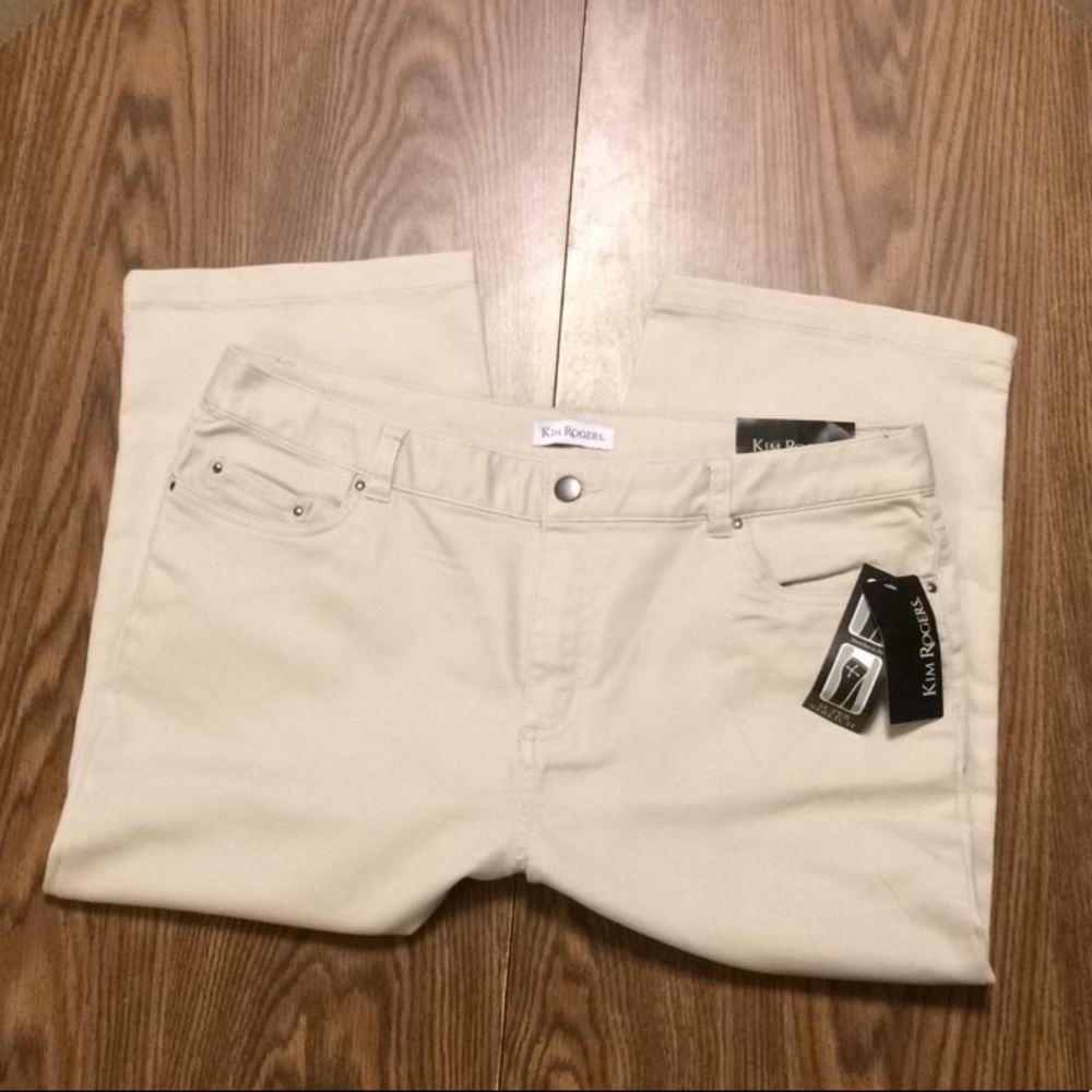 NWT Kim Rogers Tan Capris