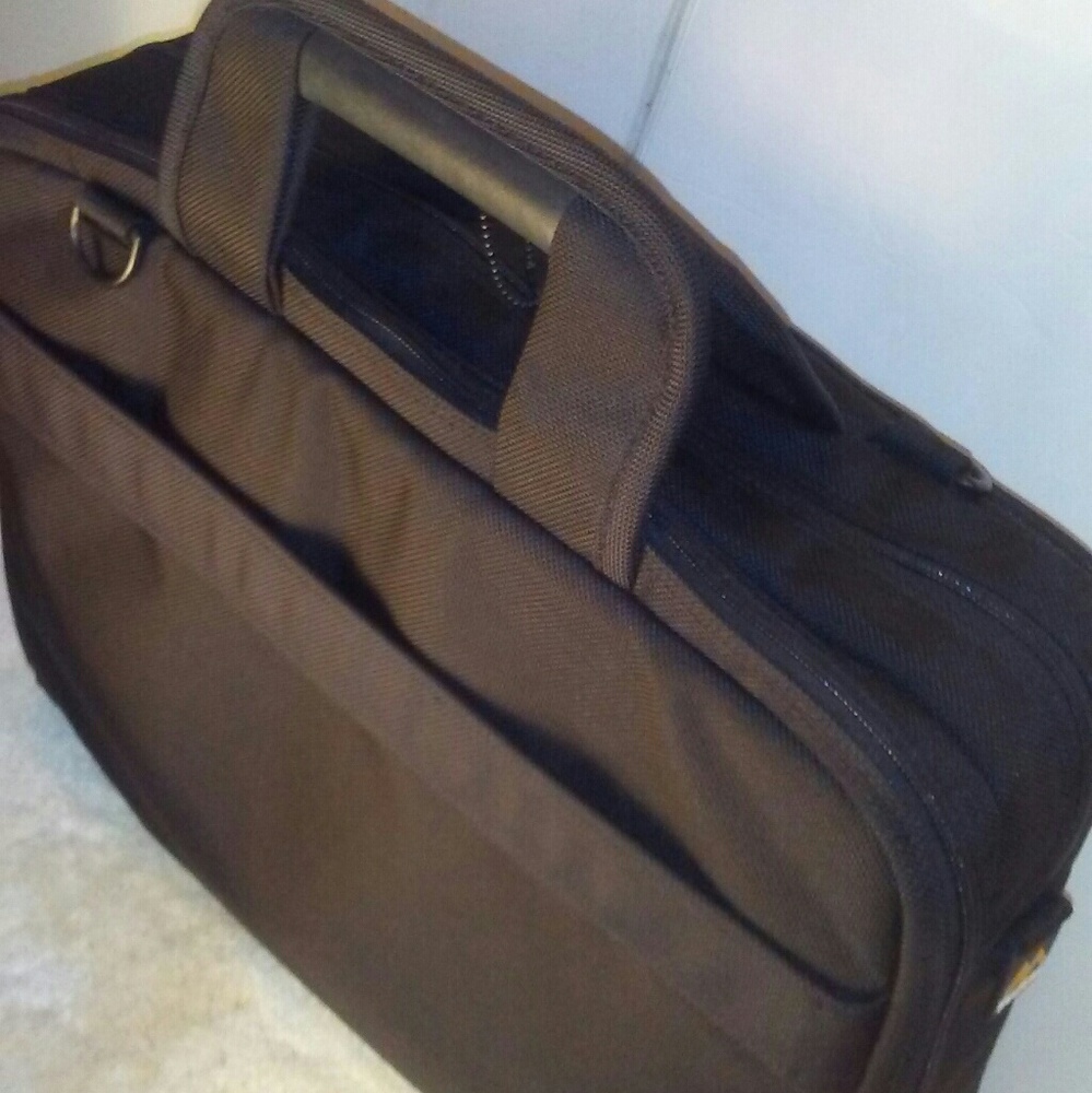 Brenthhaven Triload.....fits 15 inch notebook