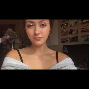 Meet your Posher, Chloe