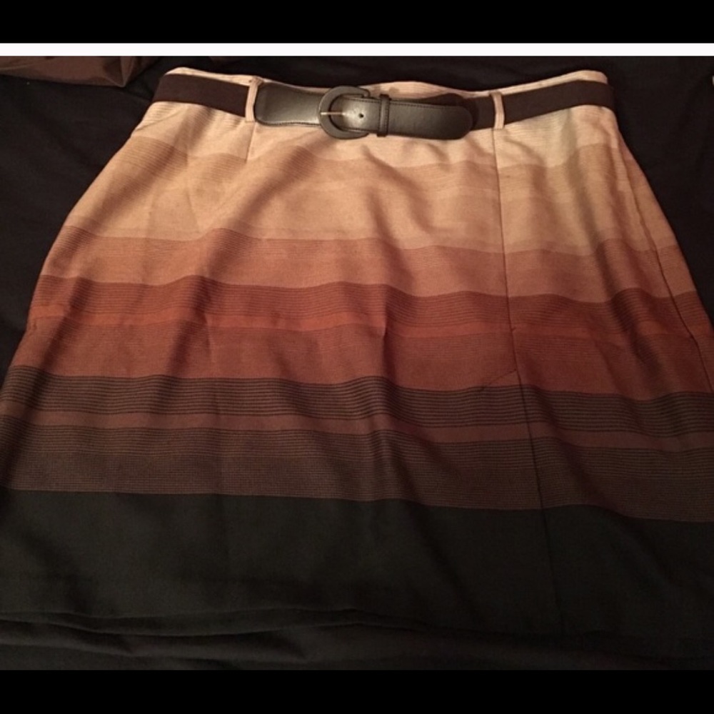 Poshmark Looks. - Picture 3 of 5