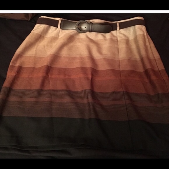 Poshmark Looks. - Picture 3 of 5