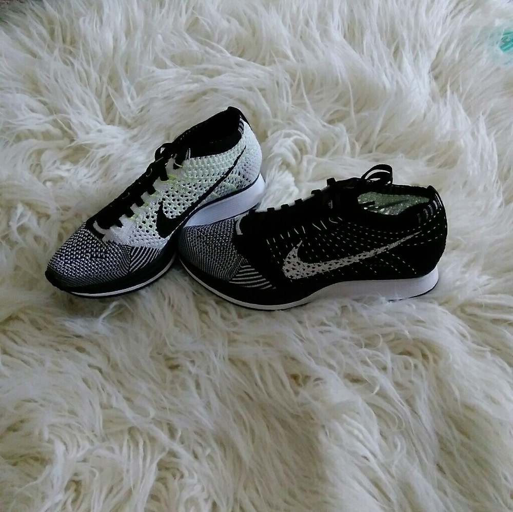 💎 Steal! Nike flyknit racer W sz6