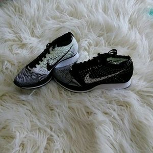 💎 Steal! Nike flyknit racer W sz6