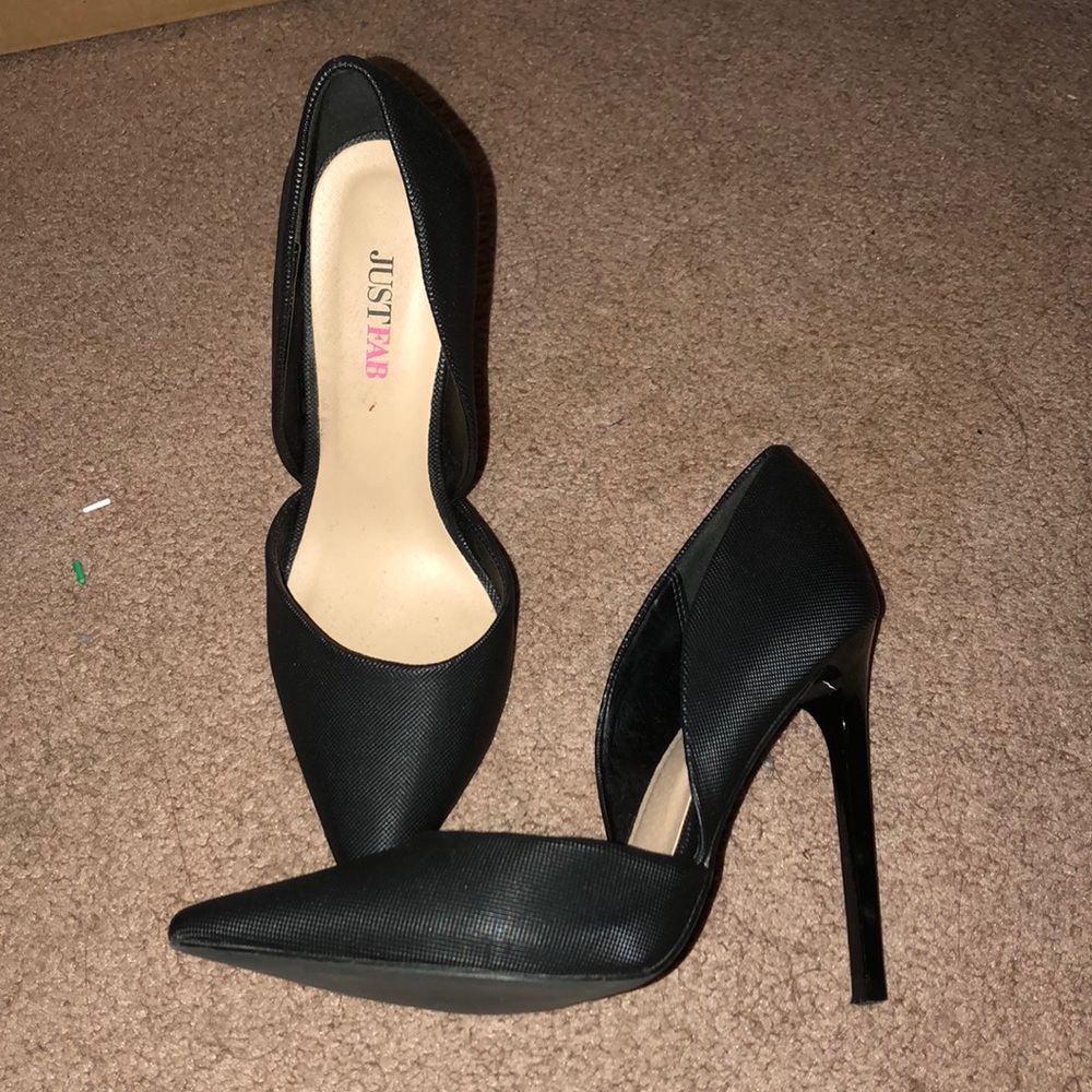 Black heels - Picture 2 of 3