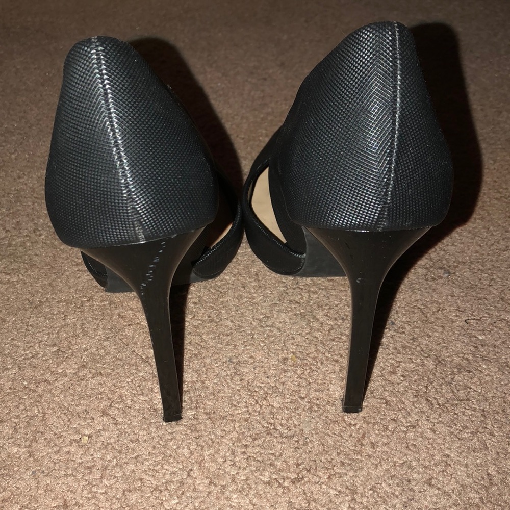Black heels - Picture 3 of 3