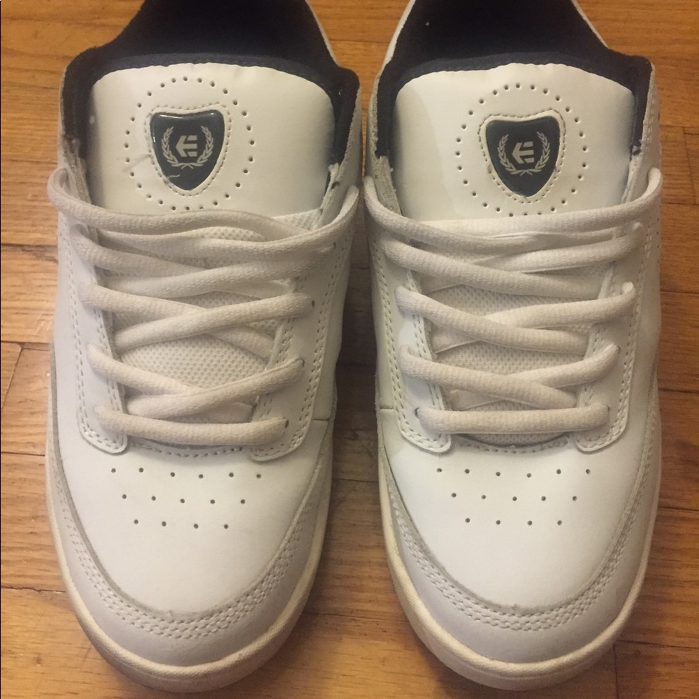 Etnies skate shoes