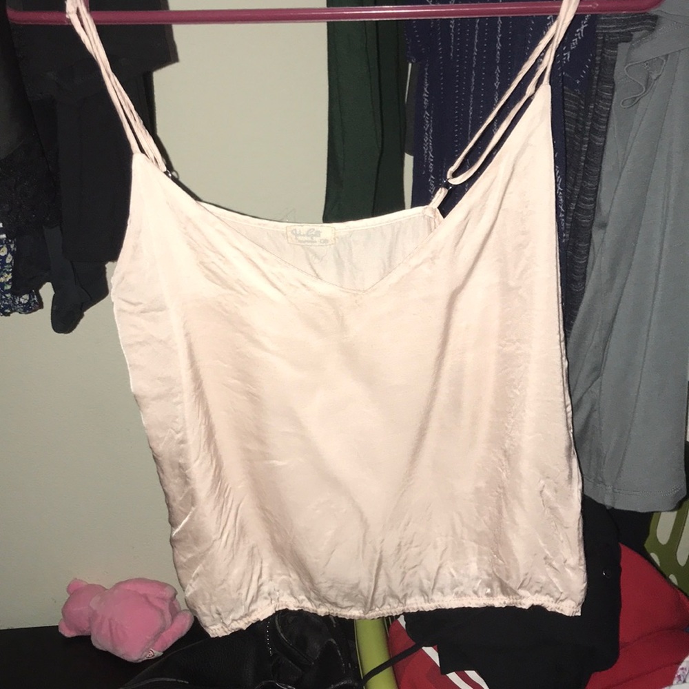 pink tank top