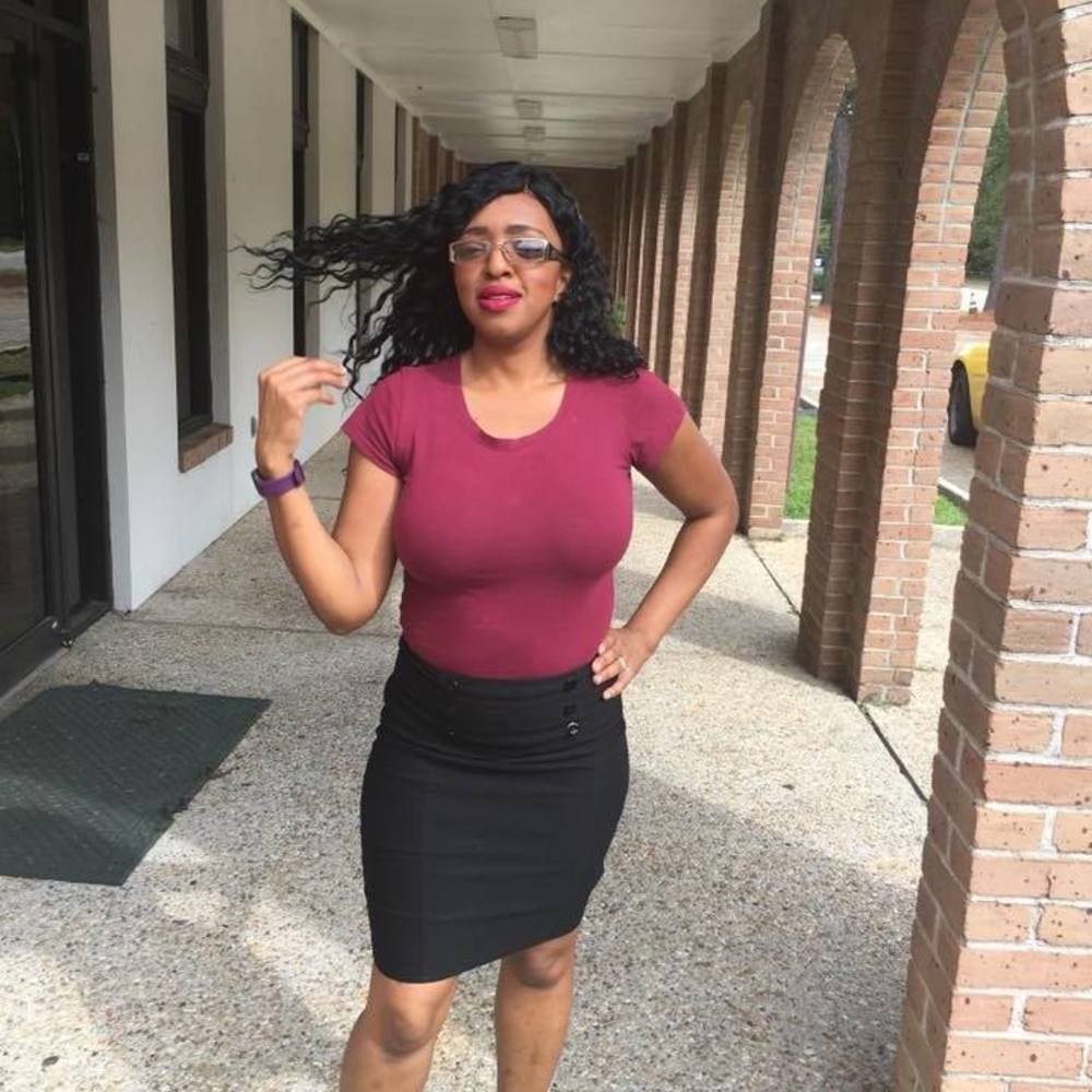 Meet your Posher, Monique