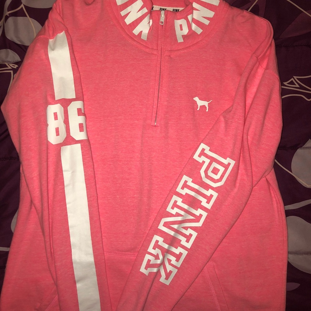 VS PINK Pullover