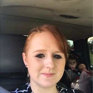 Meet your Posher, Casandra