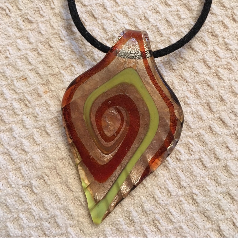Beautiful Art Glass Pendant Necklace