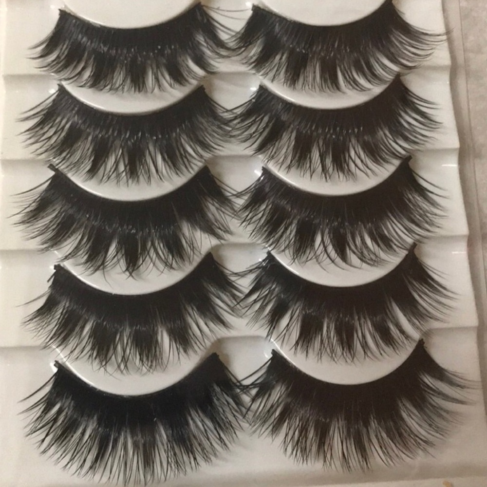 Beautiful eyelashes!!!😍