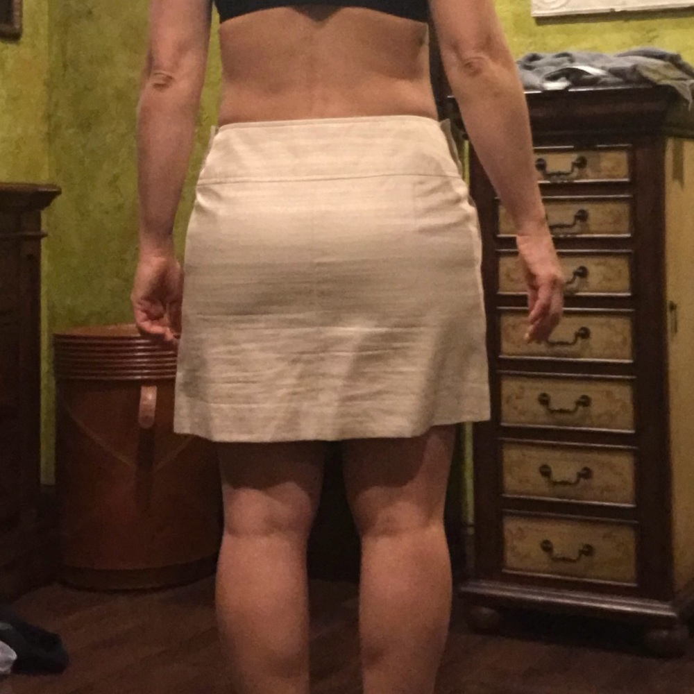 Elegant banana republic mini linen skirt - Picture 4 of 11
