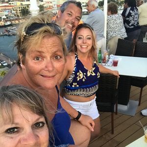 Meet your Posher, Holly