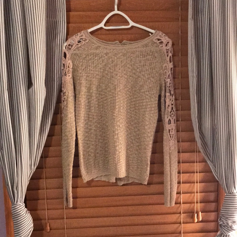 Beautiful tan sweater