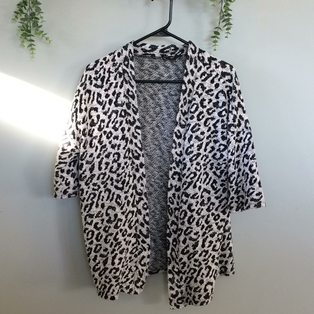 ❄️Leopard knit cardigan❄️