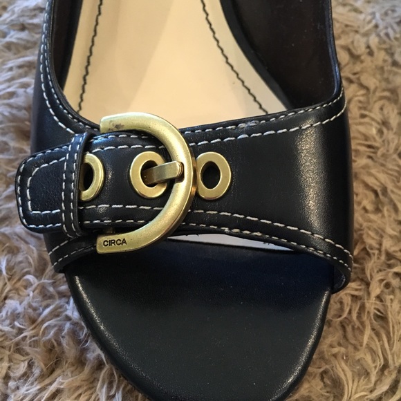 Gorgeous Black Slingback Heels 👠 - Picture 2 of 8