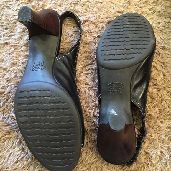 Gorgeous Black Slingback Heels 👠 - Picture 5 of 8