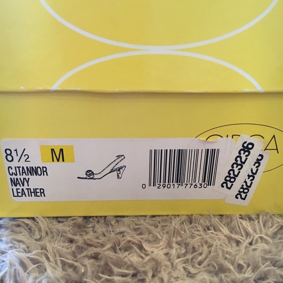 Gorgeous Black Slingback Heels 👠 - Picture 8 of 8